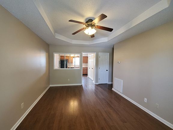 3rd image of 412 Eddy St