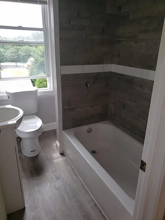 2 bed, 1.0 bath, 1100 sqft, $1,900 — Photo 4