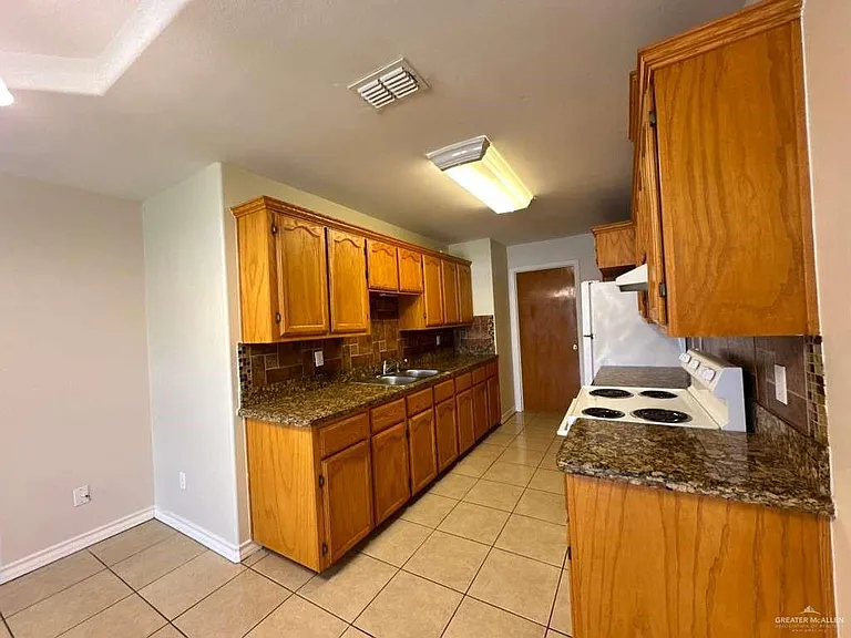 1109 W Eisenhower St #5 — Photo 8