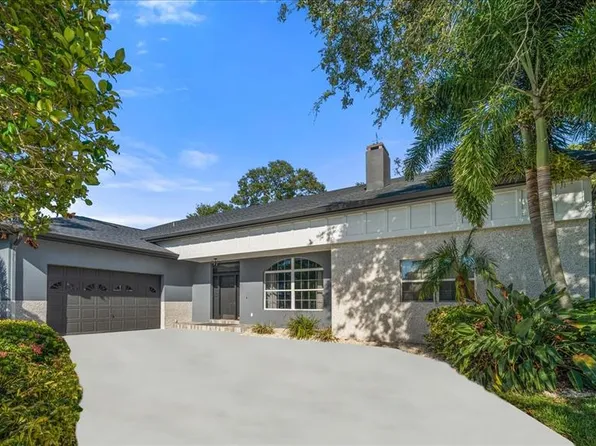 207 Crestwood Ln, Largo, FL 33770