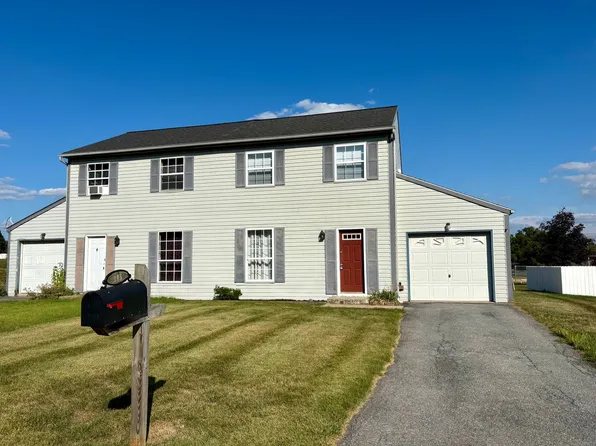 211 Grandview Cir, Mount Joy, PA 17552