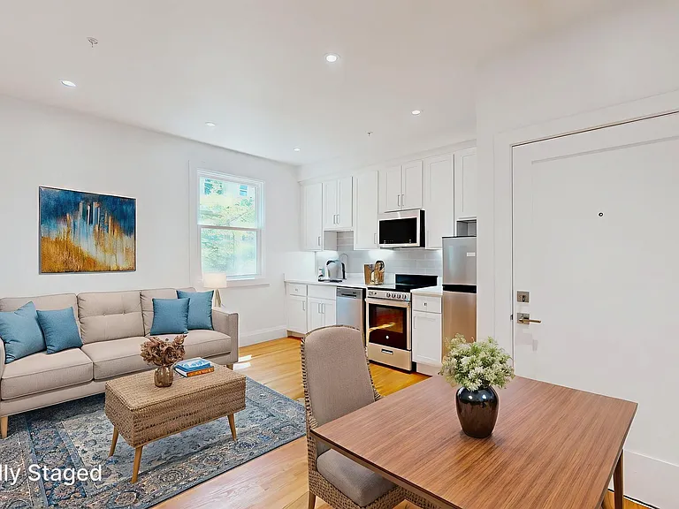 21 Regent Cir #3 — Photo 5