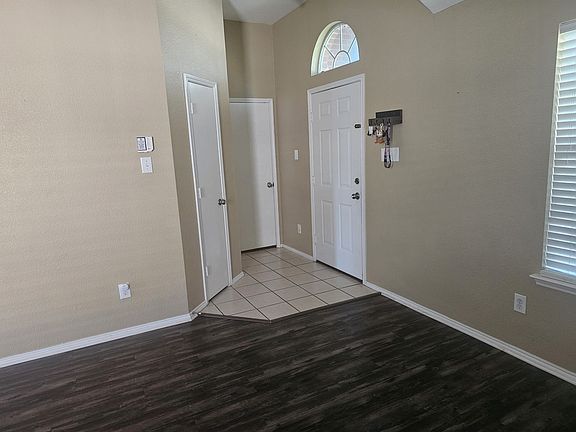 Entrance with coat closet