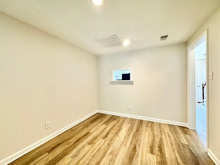 3716 Greenes Xing — Photo 10