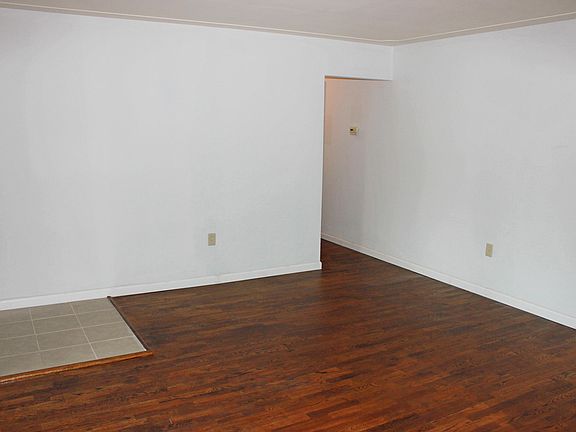 4th image of 1210 Woodhaven Ave