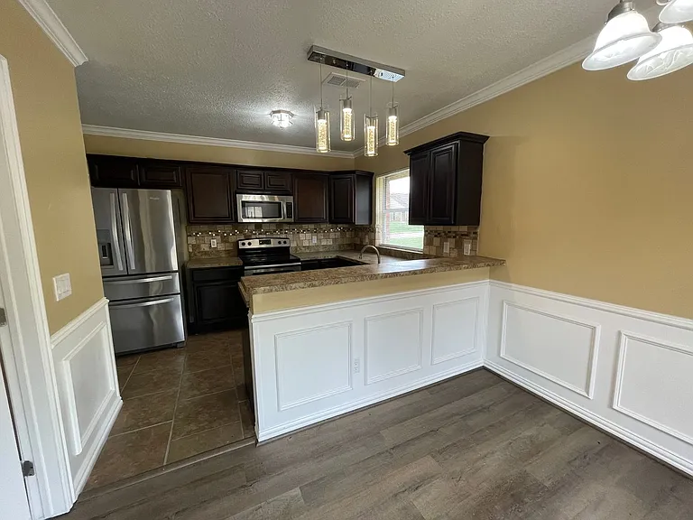 2224 Forestbrook Dr — Photo 5