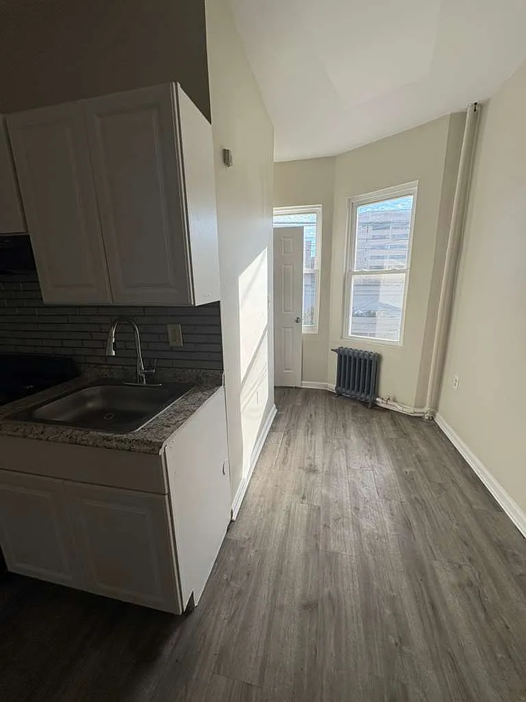 1 bed, 650 sqft, $1,750 — Photo 2