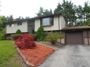 32 Longmeadow Ln, Sharon, MA 02067