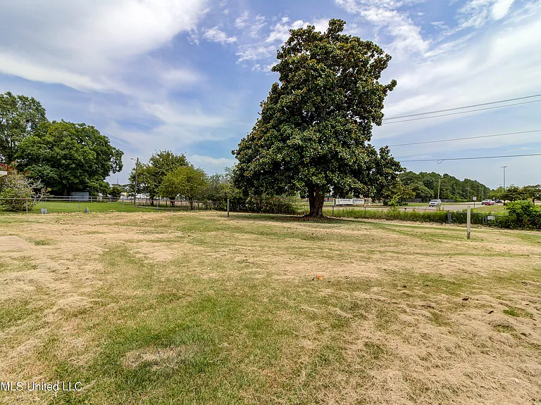 150 Gary St — Photo 32