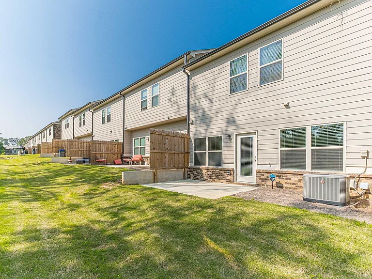 1380 Sugar Glen Ct — Photo 44
