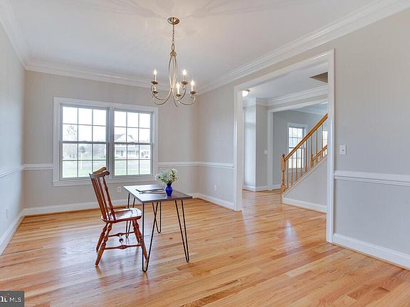 5th image of 105 Browning Ln
