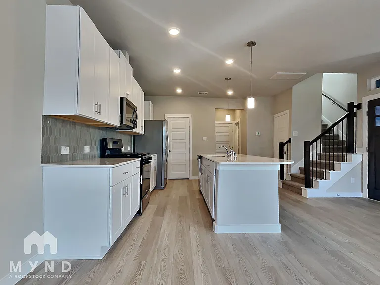 8117 Rising Stream Dr — Photo 2