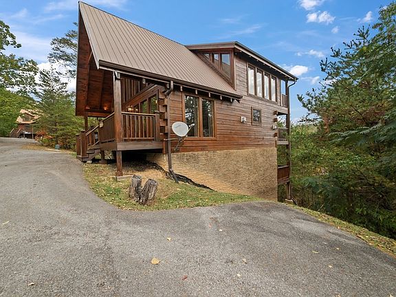 4th image of 1631 Barn Door Ln