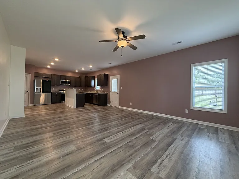 302 E Franck St — Photo 13