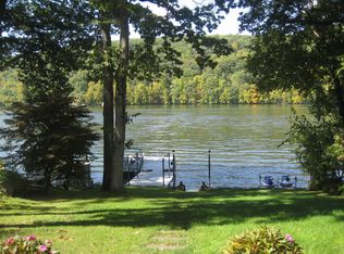 6 Circle Dr, Danbury, CT 06811