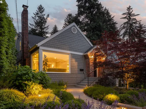 203 SW Kingston Ave, Portland, OR 97205
