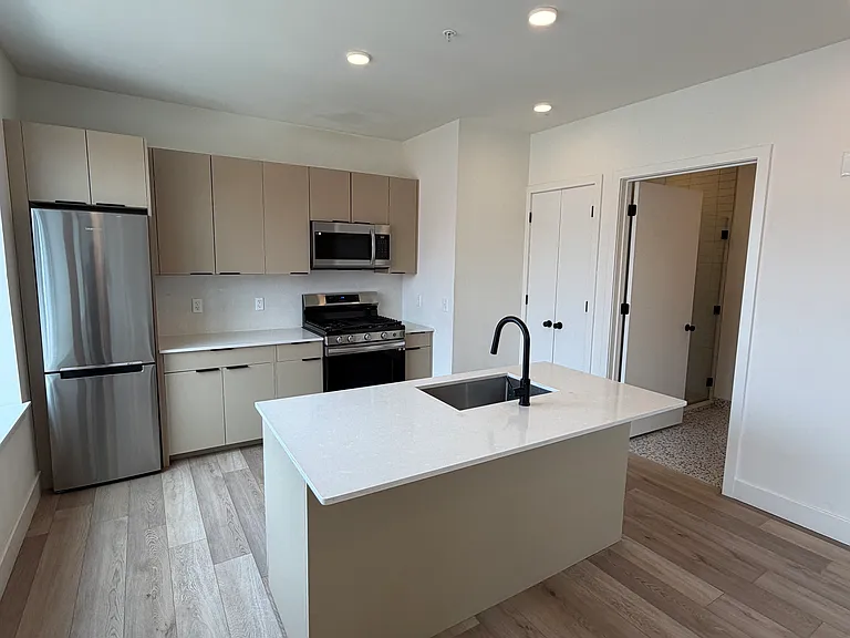 293 Fairmount Ave #403 — Photo 3