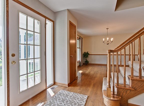 4th image of 19465 W Aspen Dr