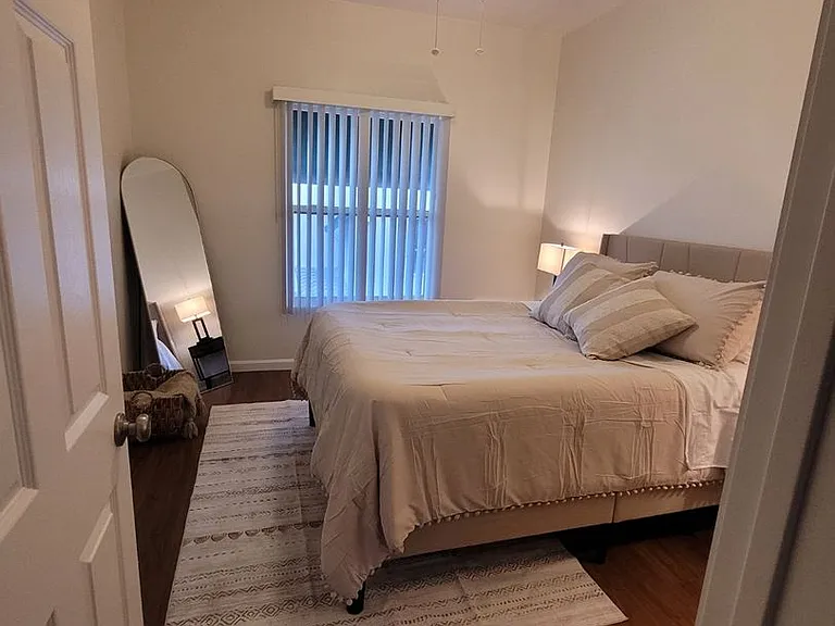 4880 Maple Ave — Photo 5