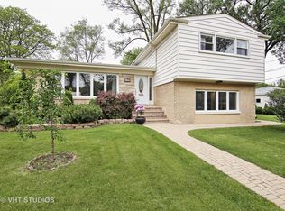 601 Locust Rd, Wilmette, IL 60091