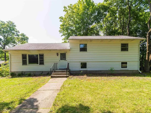 25 Cherry Hill Road, New Paltz, NY 12561