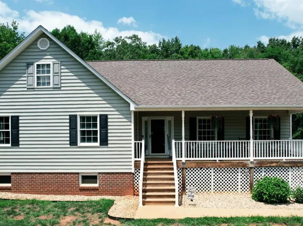 191 Erin Dr, Madison Heights, VA 24572
