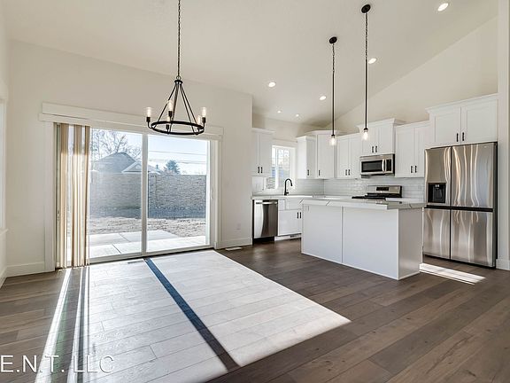 2nd image of 616 Fashion Creek Ct
