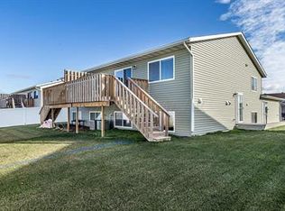 4863 55th St S, Fargo, ND 58104