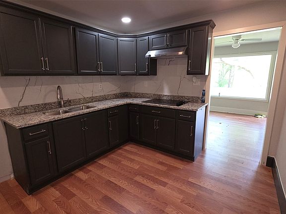 3rd image of 106 S Wilson St