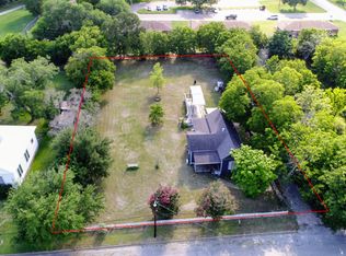 819 N Blanco St, Lockhart, TX 78644