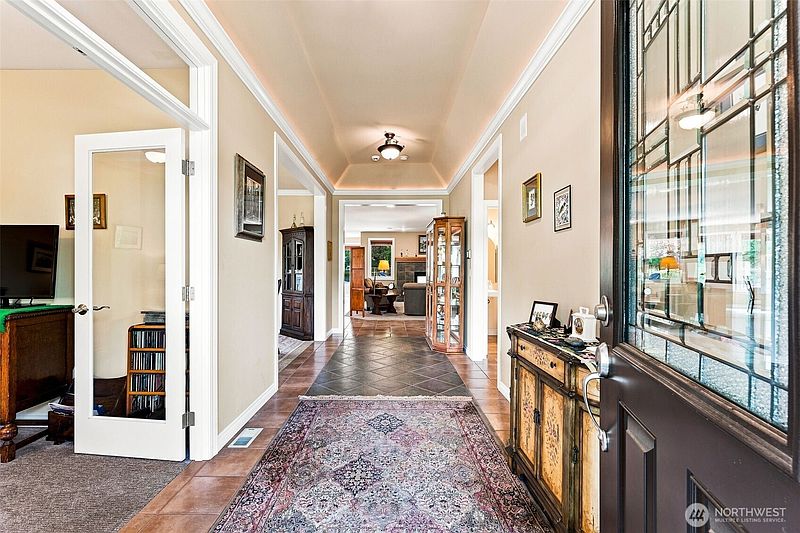 4th image of 1106 15th Avenue SW