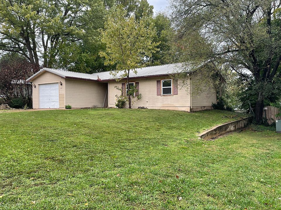 2nd image of 505 E 5th Pl