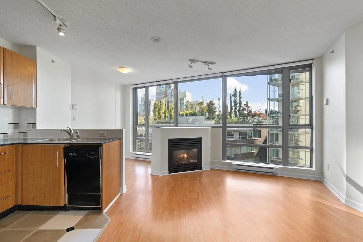 Studio, 515 sqft, $2,300 — Photo 3