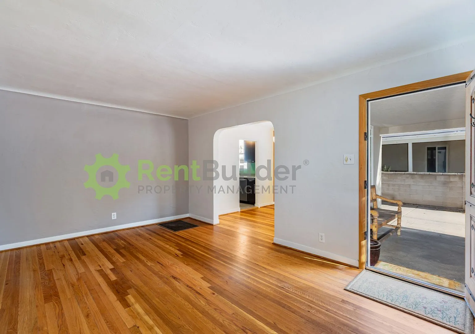 3 bed, 2.0 bath, 1500 sqft, $2,295 — Photo 3