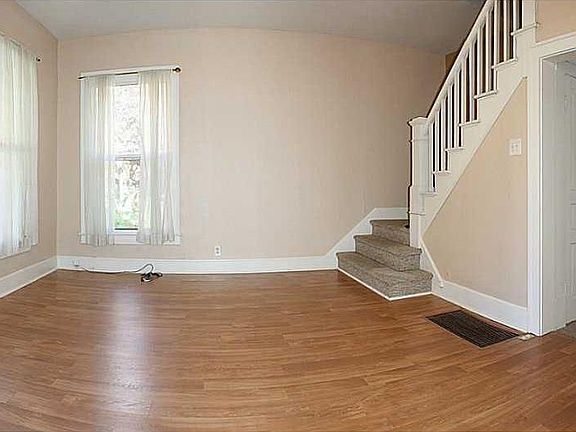 3rd image of 5101 N College Ave