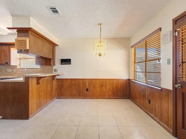 1006 Bolton Dr — Photo 12
