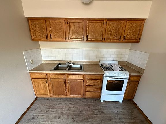 5th image of 920 Findlay St #920