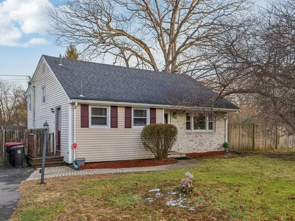 24 Oberlin Rd, Brockton, MA 02302