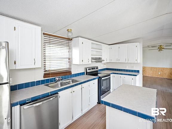 4th image of 4217 Wood Glen Trce