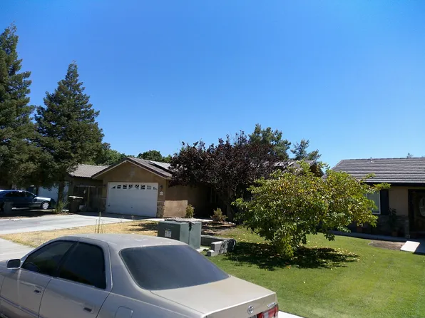 835 Sunset Meadow Ln, Bakersfield, CA 93308