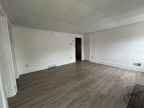 5th image of 19 Singer Ave APT 5