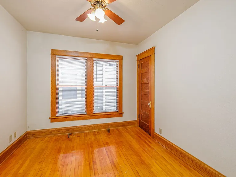 547 Jefferson St — Photo 8