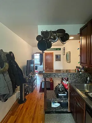 Rented by Apple Exclusive Realty Inc | media 19