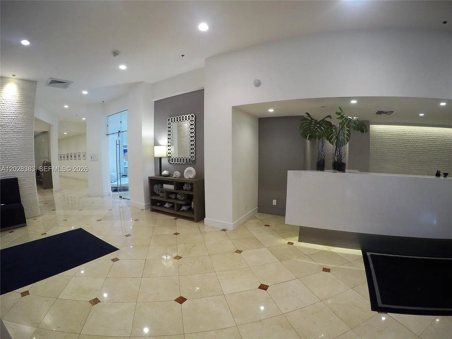 The Decoplage Condo — Photo 2