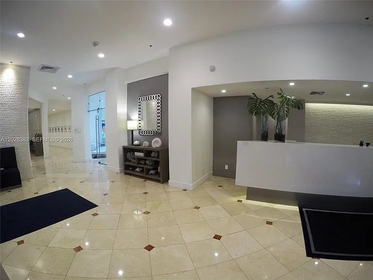 100 Lincoln Rd #602 — Photo 2