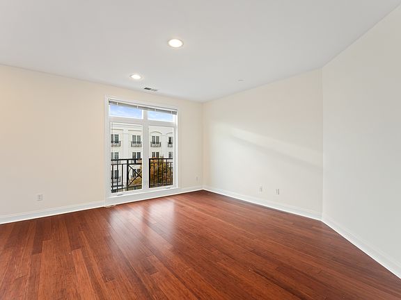 4th image of 2 N Commerce Sq Suite 308