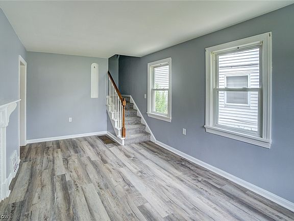 3rd image of 662 Lincoln Blvd