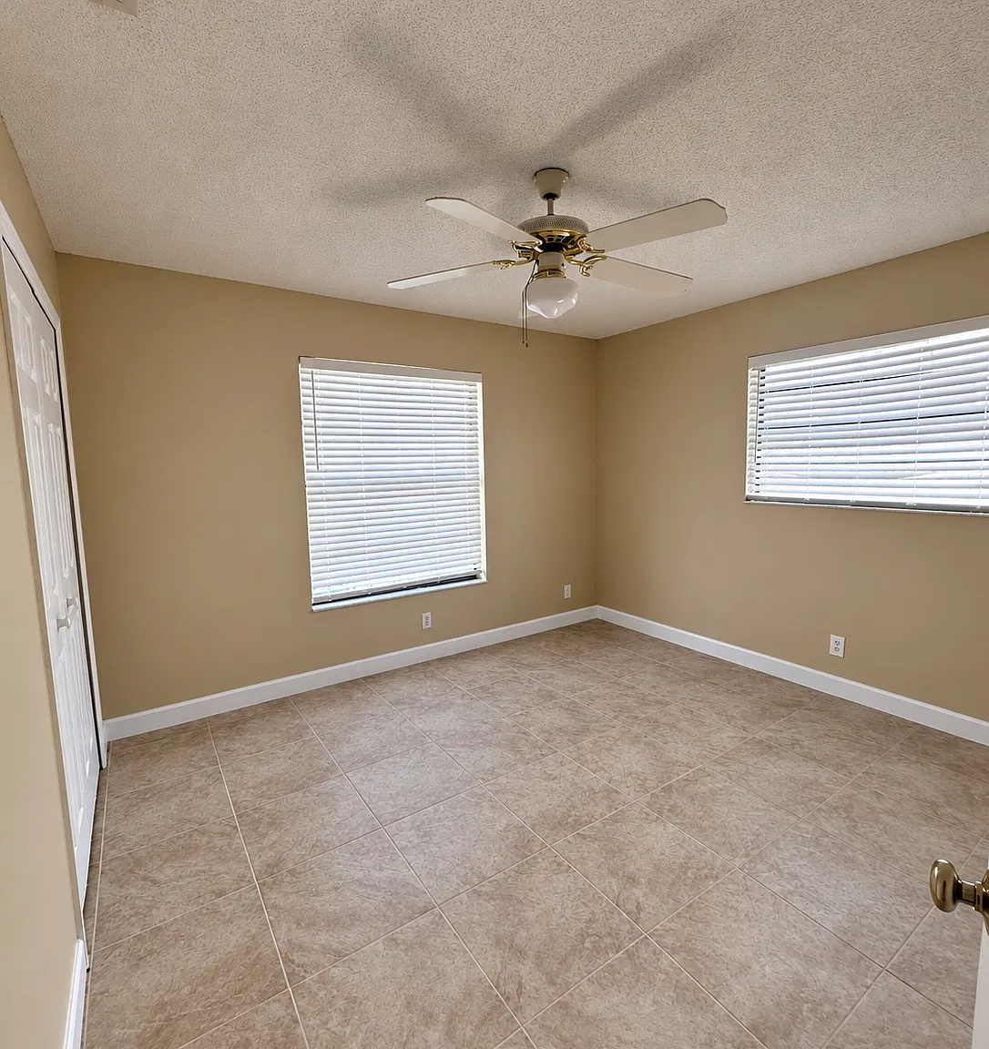 2 bed, 1100 sqft, $2,050 — Photo 3