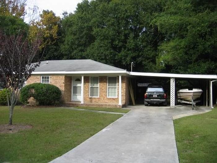 (Old picture) Carport is now detached