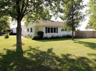 100 Peterson Dr, Sweetser, IN 46987